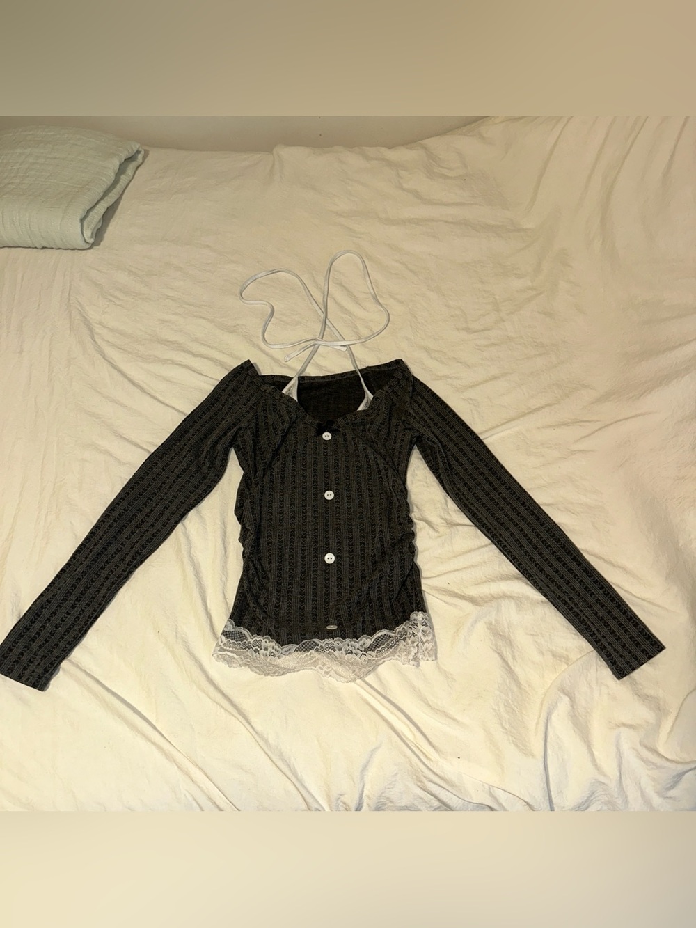 ROMWE Long Sleeve w/ faux halter Size Small